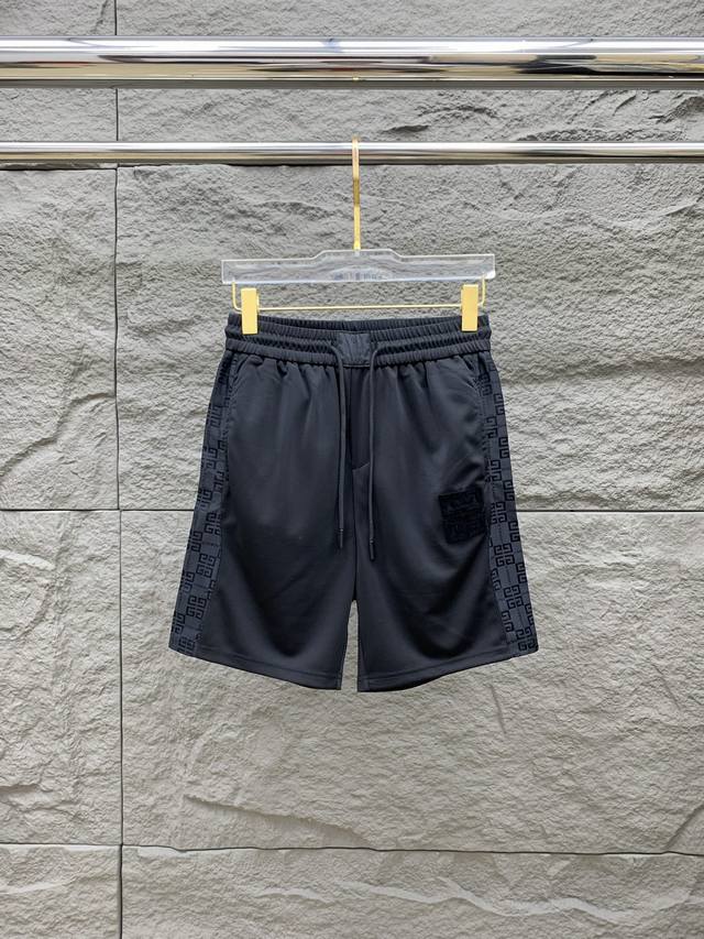 Givenchy 2025 Spring and Summer new men's casual shorts High-end goods Simple,