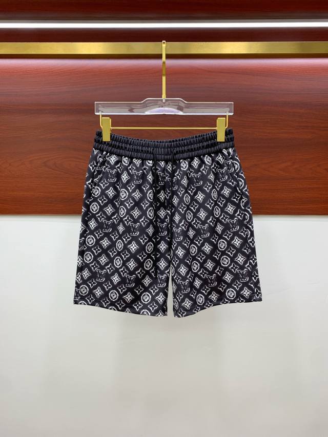 Lv 2025 Spring and Summer New Men's Casual Shorts High-end goods Simple, fashion
