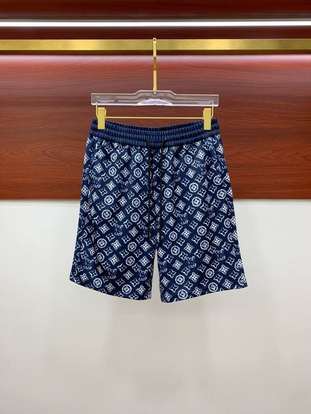 Lv 2025 Spring and Summer new men's casual shorts high-end goods simple, stylish