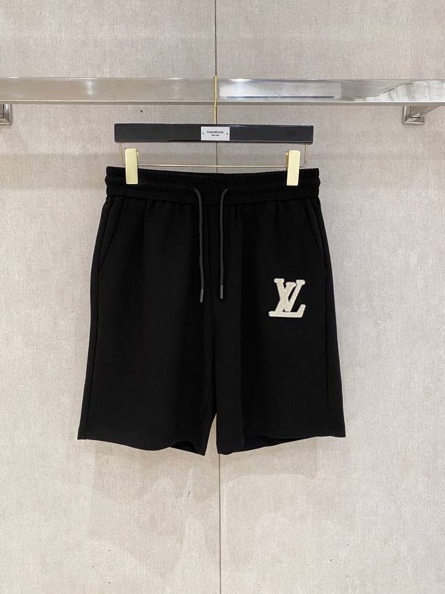Lv 2025 Spring and Summer new men's casual shorts high-end goods simple, fashion