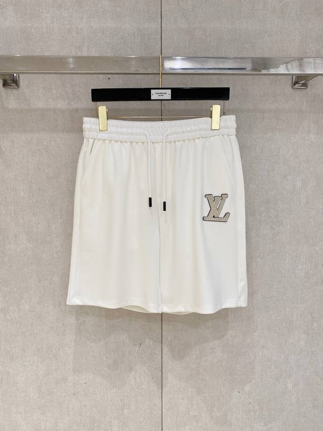 Lv 2025 Spring and Summer new men's casual shorts high-end goods simple, fashion