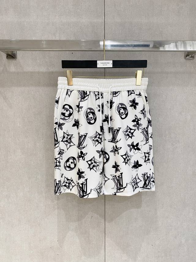 Lv 2025 Spring and Summer New Men's Casual Shorts High-end goods Simple, fashion