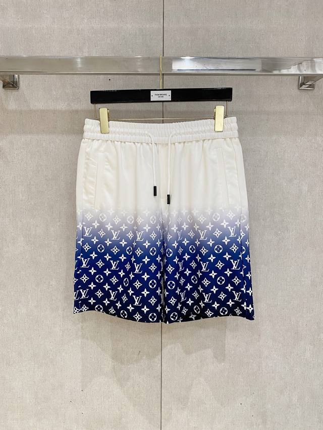 Lv 2025 Spring and Summer new men's casual shorts high-end goods simple, fashion