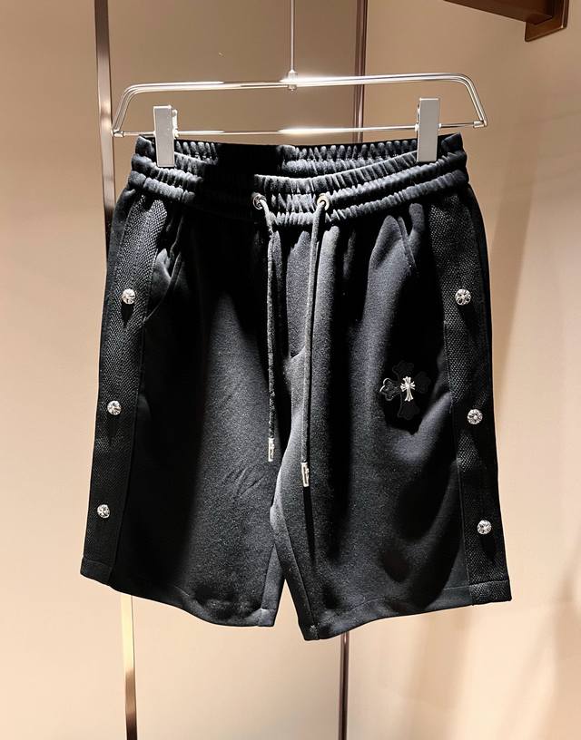 Chrome Hear*S 2025 Spring and Summer New Casual Shorts! A pair of casual pants f