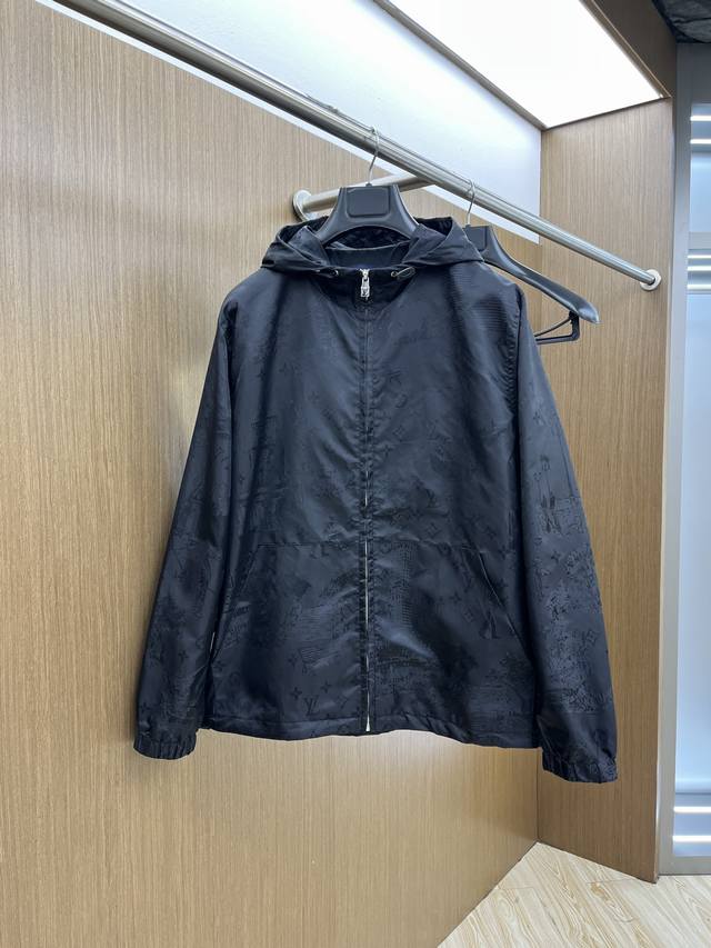 New product Lv 2540 Spring and Summer official website new men's hooded jacket