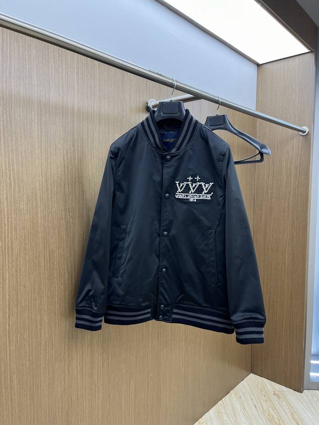 New product Lv Louis Vuitton 2025 new men's baseball collar jacket, high-end cou