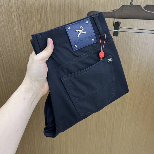 New product Tra 2540 Spring and Summer new casual pants, sold on the official w