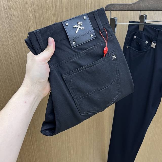 New product Tra 2540 Spring and Summer new casual pants, sold on the official w