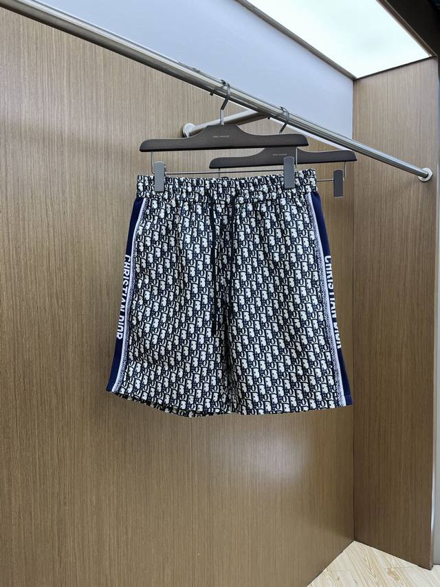 Cd 2540 Spring and Summer new men's casual shorts high-end goods simple and styl