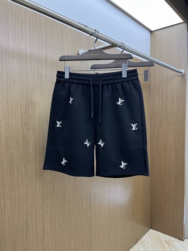 Lv 2540 Spring and summer new men's casual shorts high-end goods simple and styl