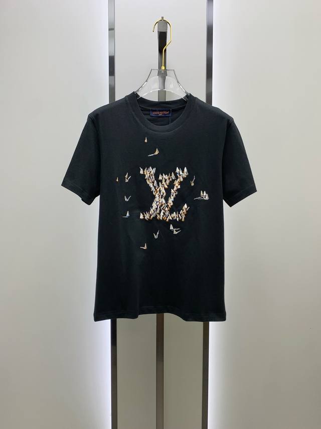 Lv2025 Spring and Summer new men's and women's short-sleeved T-shirts, the lates