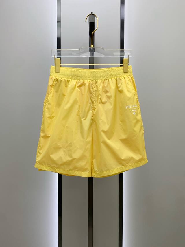 Prada 2025 Spring and Summer new casual shorts! Available on the official websi