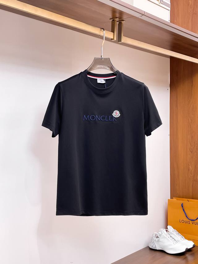 Moncler 2025 Spring and Summer new models first release at the counter, the late