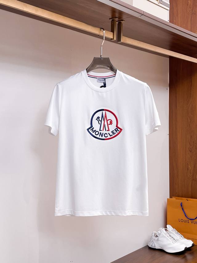 Moncler 2025 Spring and Summer new models first release at the counter, the late