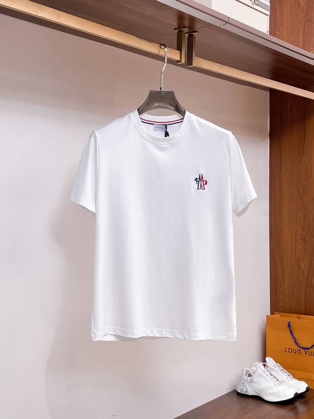Moncler 2025 Spring and Summer new models first release at the counter, the late