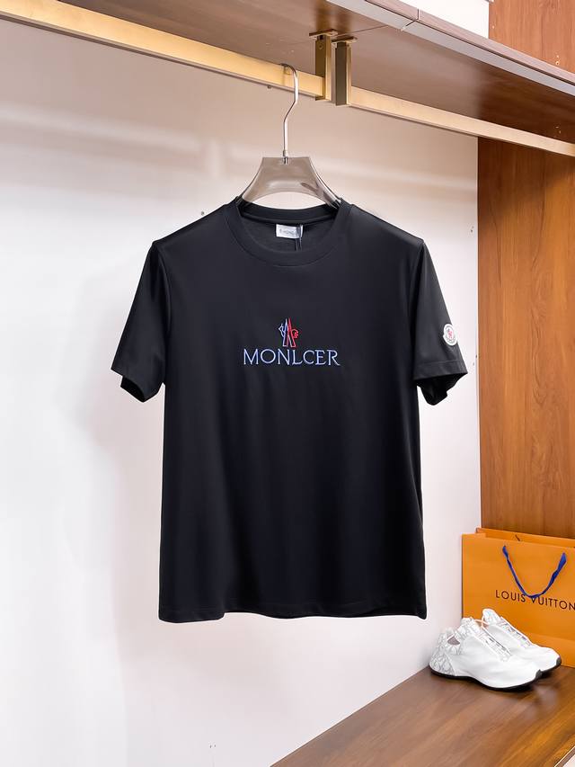Moncler 2025 Spring and Summer new models first release at the counter, the late
