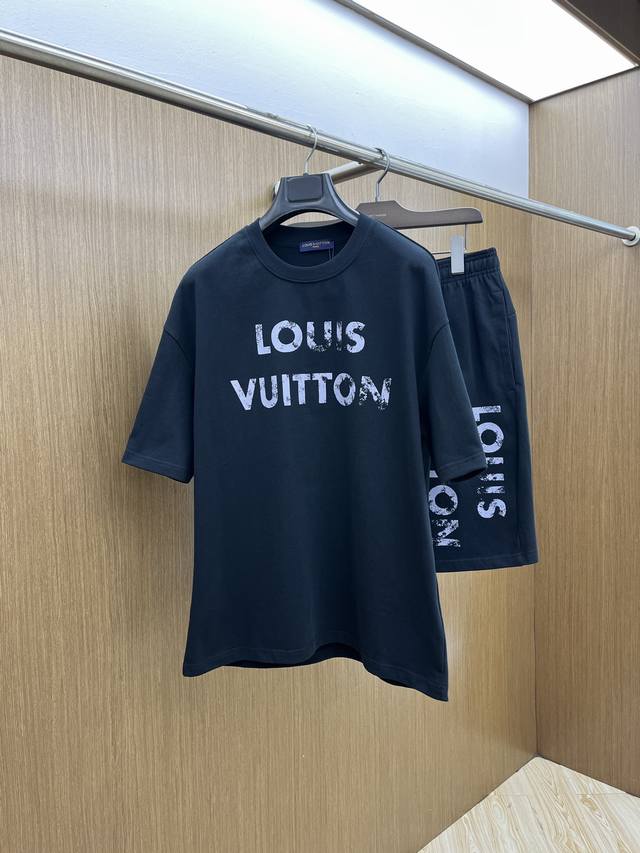 New set Lv 2540 The latest casual shorts and short-sleeved suits for spring and