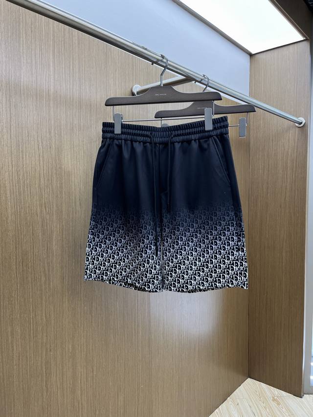 Cd 2540 Spring and Summer new men's casual shorts high-end goods simple and styl