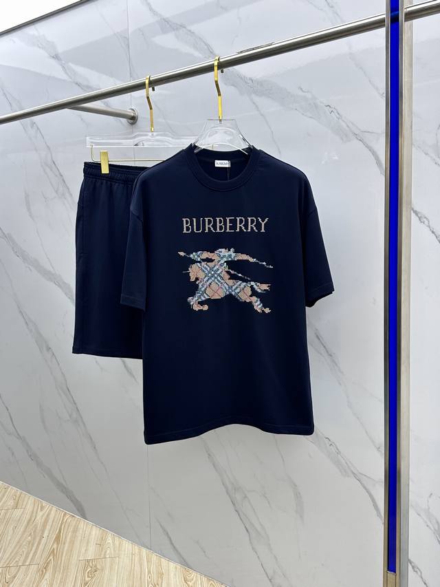 Burberry*Burberry's latest 2025 spring and summer suits, the same style for men