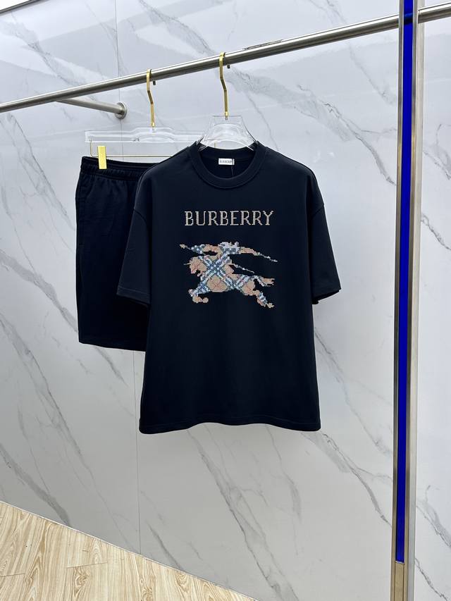 Burberry*Burberry's latest 2025 spring and summer suits, the same style for men