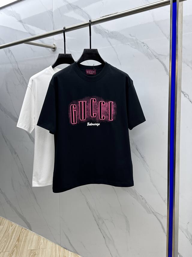 Gucci 2025Fw Spring and Summer new round neck T-shirt for outerwear, three-dimen