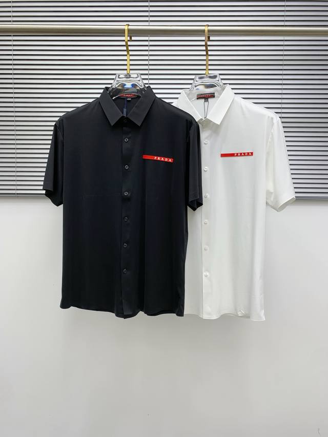 Prada 25Ss Spring and Summer new lapel Polo. Selected Tencel cotton satin cotto