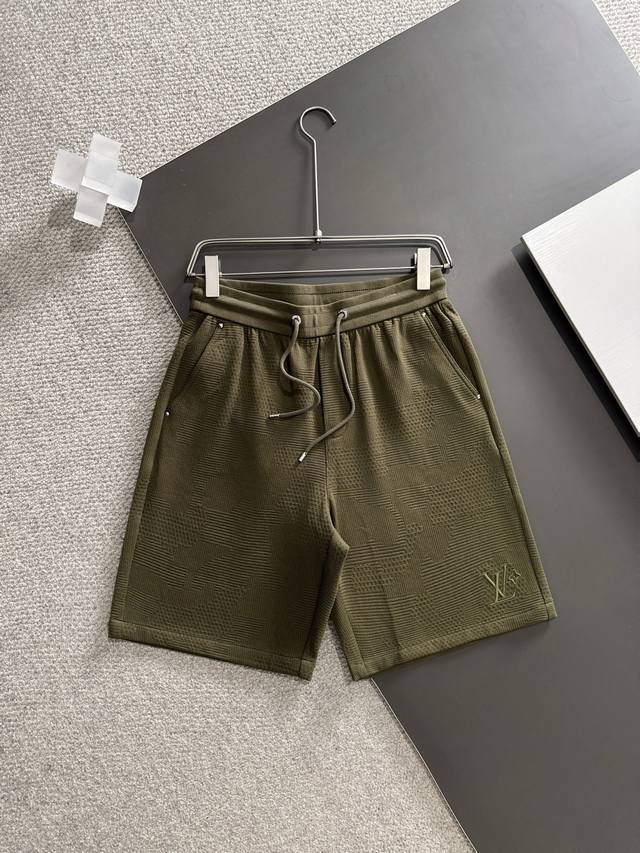 New Lv. Men's boutique casual pants, top-grade fabrics, casual shorts, the late