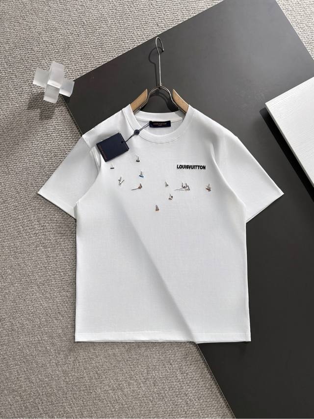 Lv* 2025 Spring and Summer New Releases, Latest Short-sleeved Round Neck T-shirt