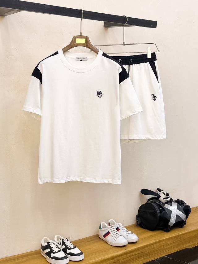 Dior 2025Ss round neck short-sleeved shorts suit. Pure cotton fabric will not ma
