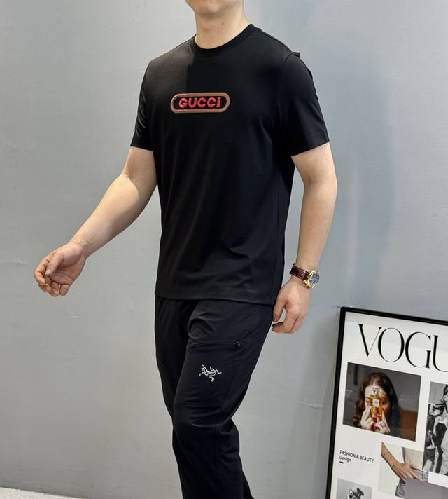 Gucc*Gucci 25S Spring and Summer new round neck T-shirt. Letter 3D three-dimensi