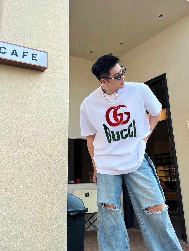 Gucc*25S new round neck T-shirt from trendy brand. Same style for men and women~