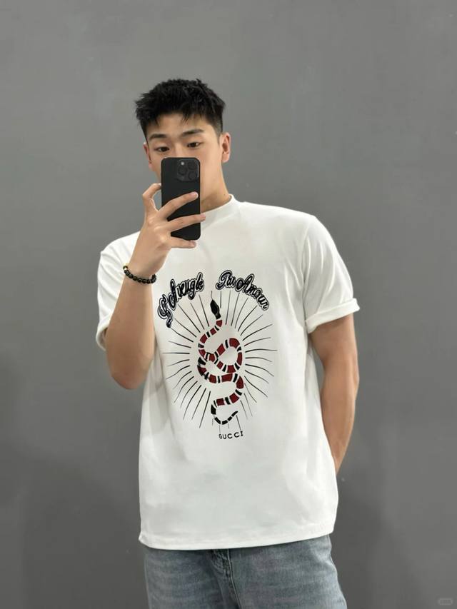 Gucc*25S new round neck T-shirt from trendy brand. Special for the Year of the S