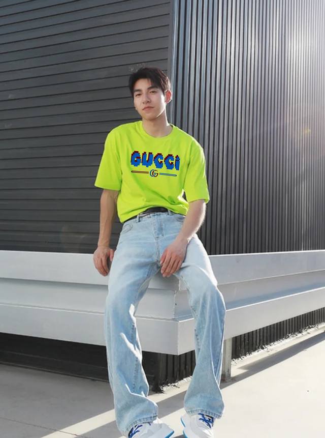 Gucc*25S new round neck T-shirt from trendy brand. Same style for men and women~