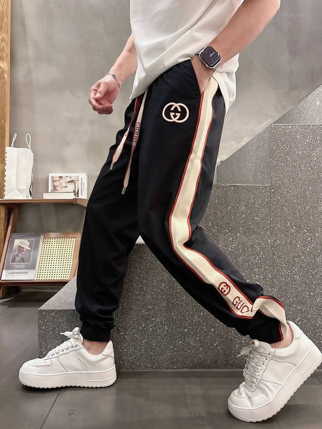 Gucci's top-quality 2025 spring and summer new casual pants! Available on the of