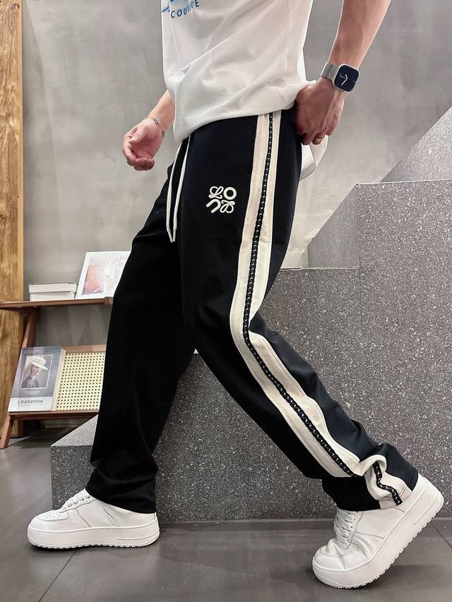 Loewe's top-quality 2025 spring and summer new casual pants! Available on the of