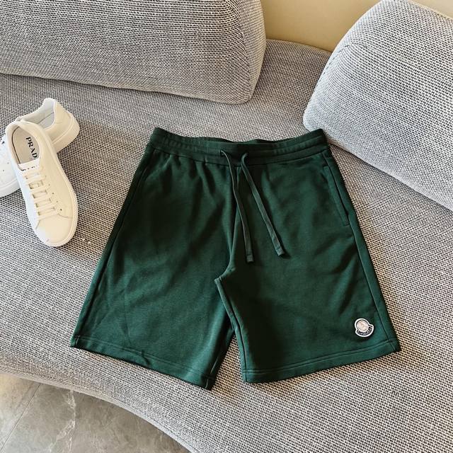 Moncler 2025 summer shorts! All-match elastic waist casual shorts! The elastic w