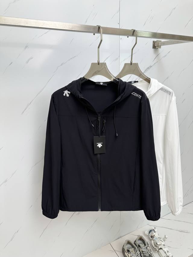 Desc Classic counter casual fashion thin sun protection jacket with hood and sun