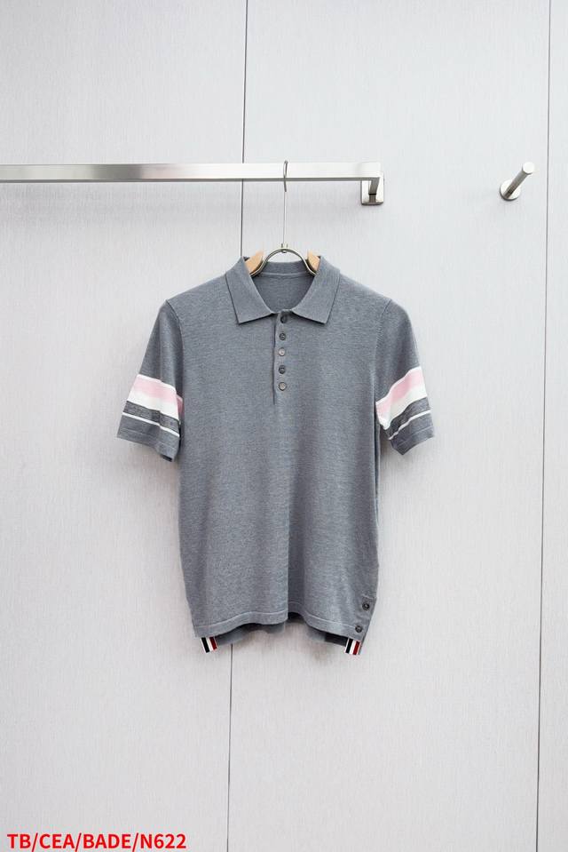 N622 Tb Thom Browne Tb side sleeve four-bar sweater Custom-made fabric, the fabr
