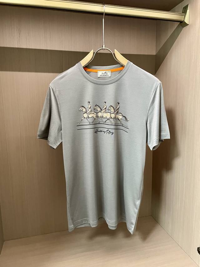 Hershey's latest 2025 spring and summer horse-printed men's round-neck T-shirt,