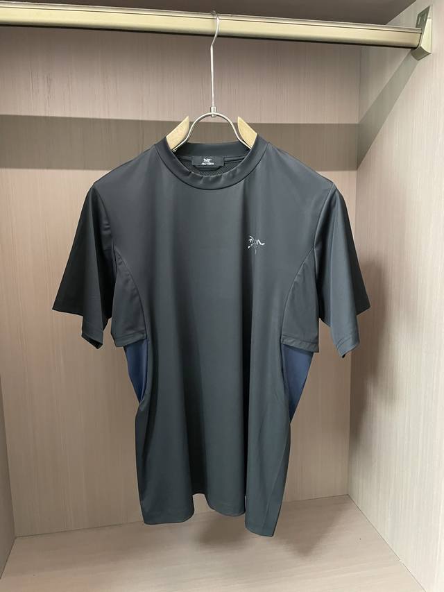 Arc'teryx Spring and Summer counters are synchronized. The simple appearance hi
