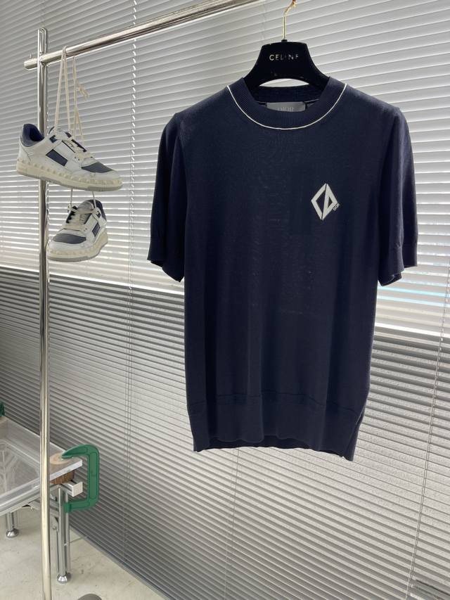 Dio 25Ss The new Cd Diamond short-sleeved sweater is a new take on the elegant k
