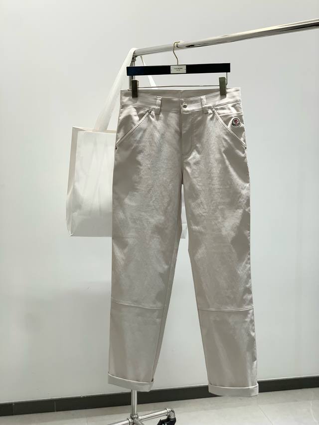 Moncler, the latest product for spring 2025, available at the counter, original