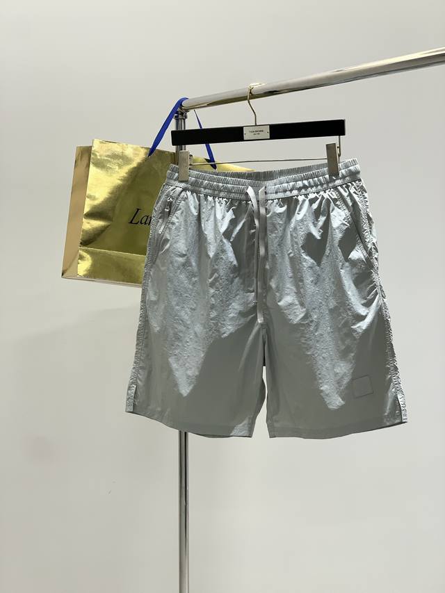 Stone Island very handsome beach shorts classic shorts. Foreign order polyester