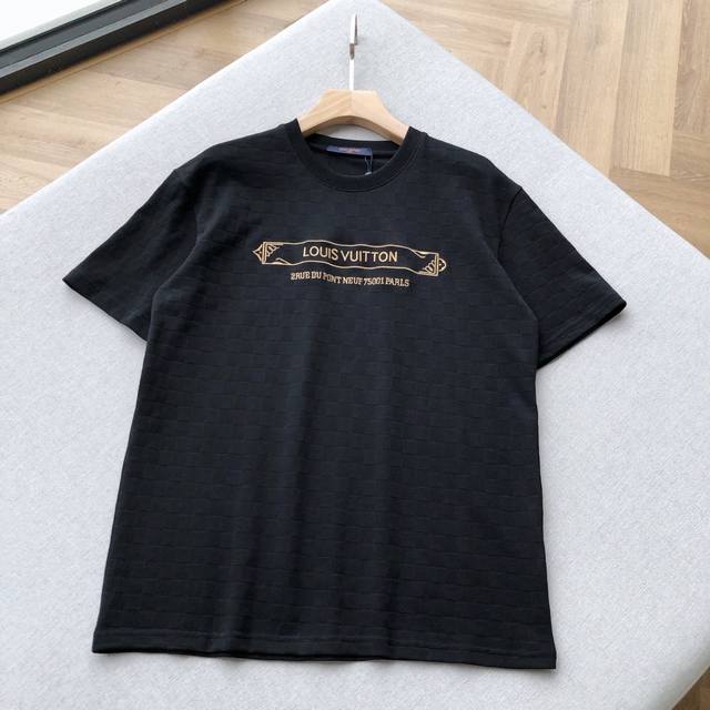 Lv Checkerboard Dark Pattern Gold Letter Embroidery Short Sleeve T-shirt This ch