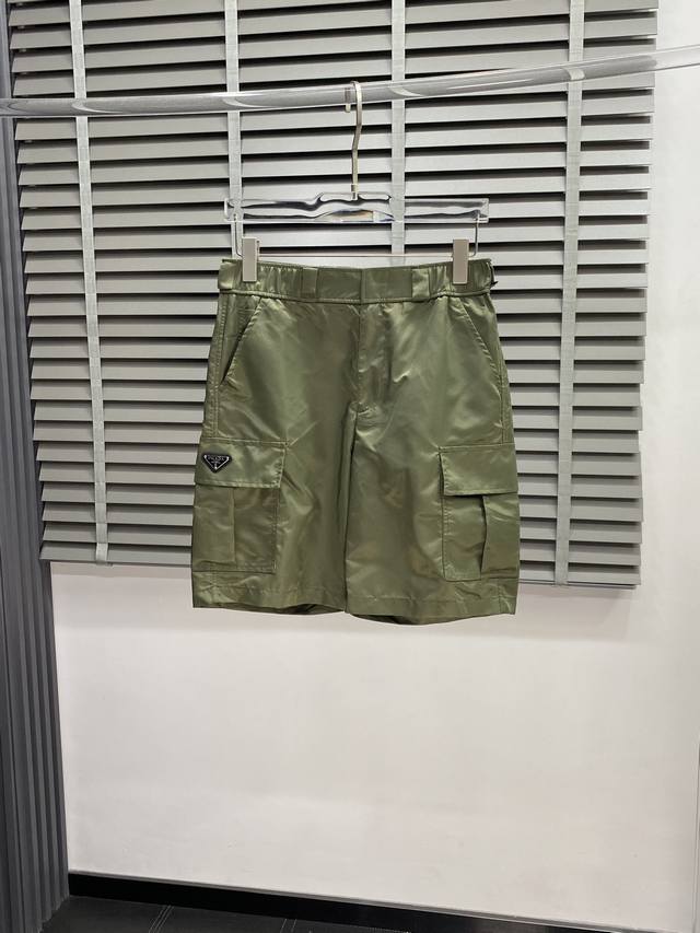 Prada exclusive new casual nylon double pocket work shorts High-end version Cust