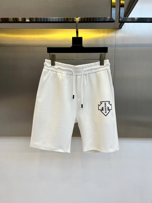 Descente, 25S new summer casual shorts! Drawstring embroidered logo design. Sim