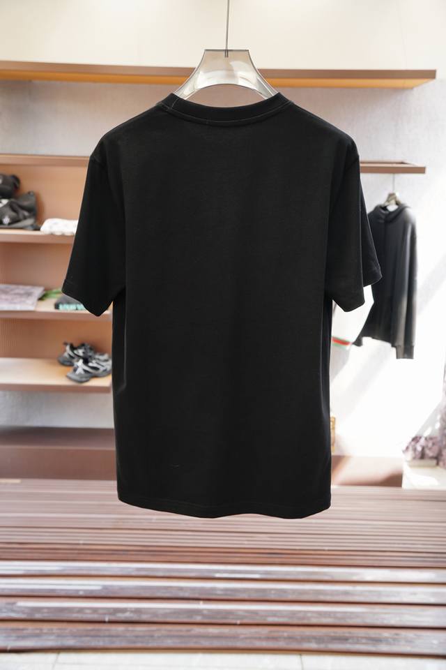 Loewe, Fashionable thin casual jacket and shorts set is made of high-density pur