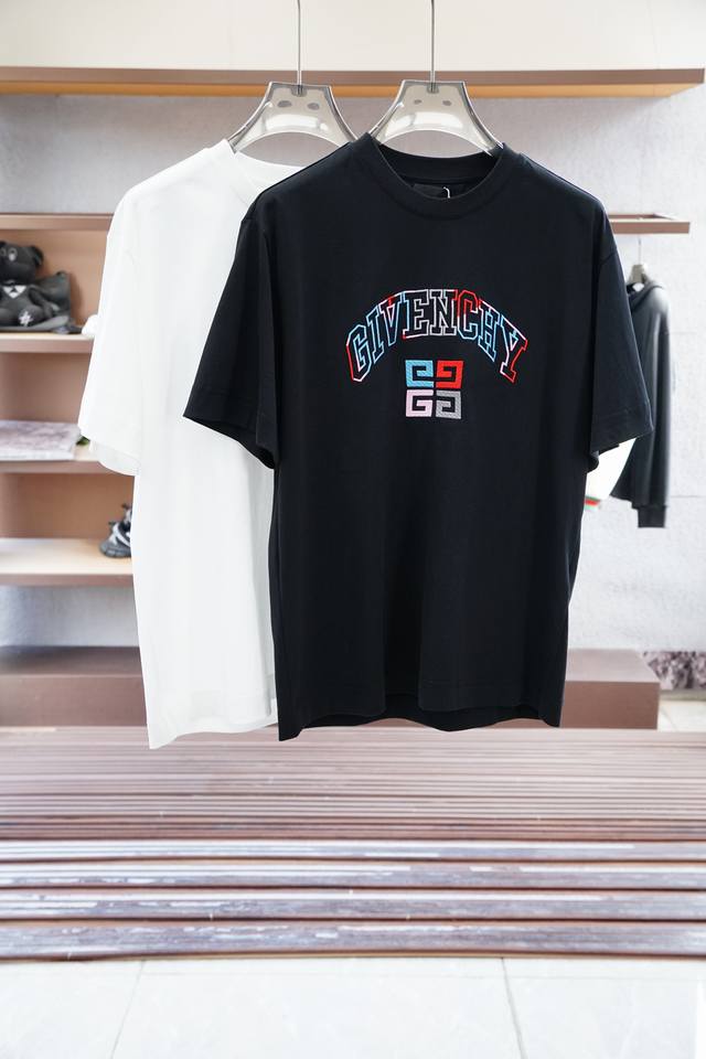 Givenchy Gvc 2025 Spring and Summer Series New Product Men's Round Neck Short Sl