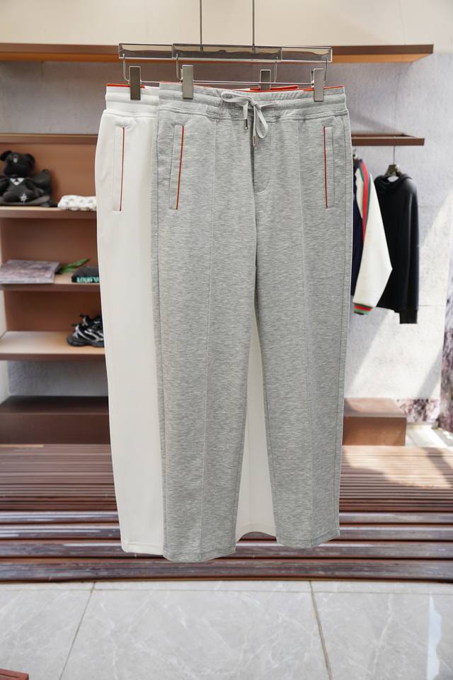Lploro Piana Jogging Pants Sizes: M-Xxxl These blended jogging pants are excepti