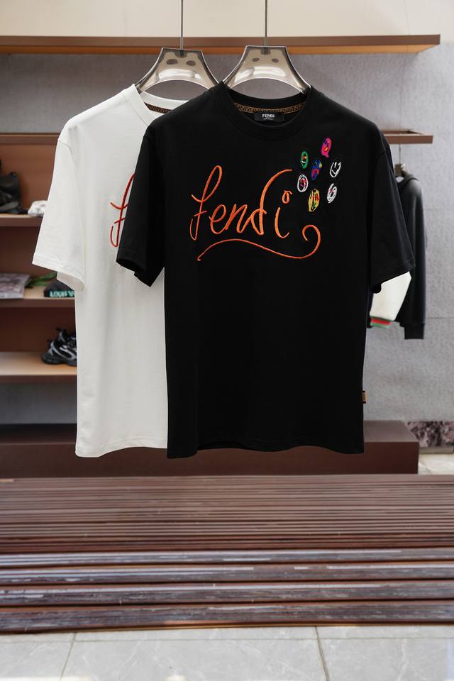 Fendi Fendi 2025 new style; new short-sleeves for spring and summer, a must-have